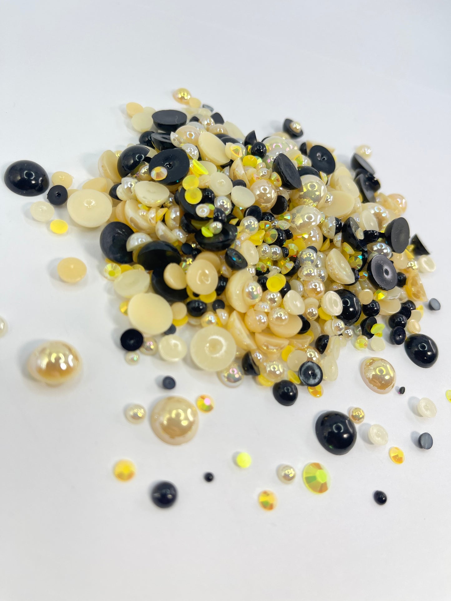 Bumble Bee Flat Back Pearl/ Rhinestone Mix 50g