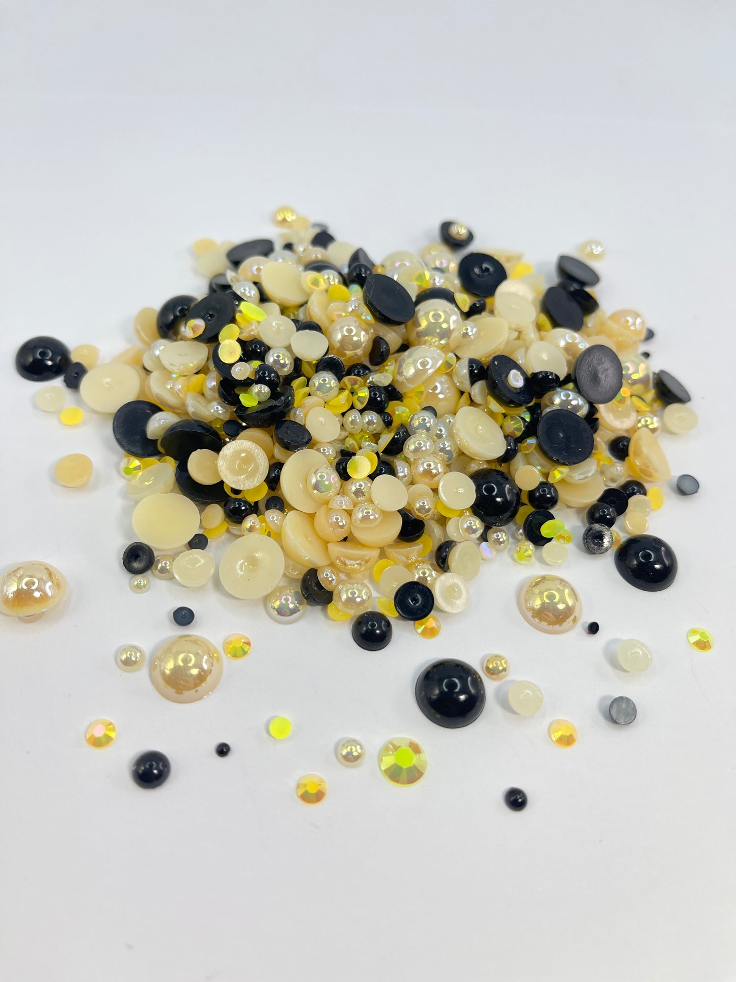 Bumble Bee Flat Back Pearl/ Rhinestone Mix 50g
